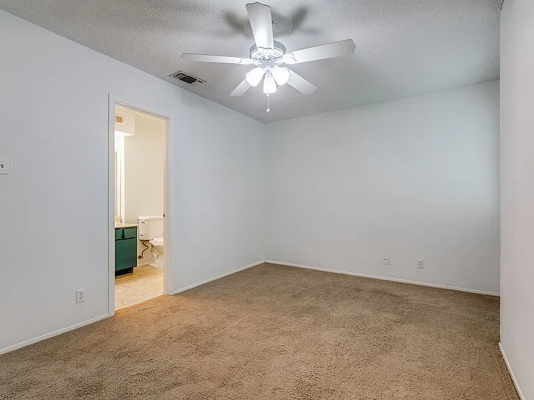 8123 Scottshill — Photo 13