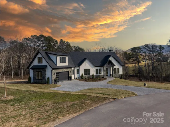 144 Annabelle Linn Dr, Fairview, NC 28730
