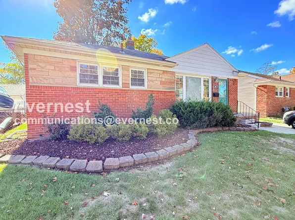 165 W Baker Ave, Clawson, MI 48017