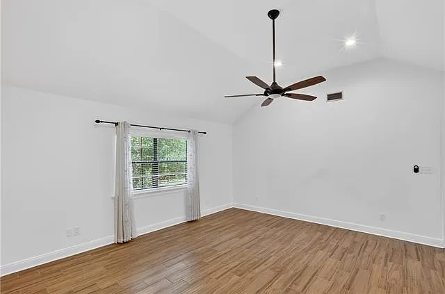 401 Starling Dr — Photo 19