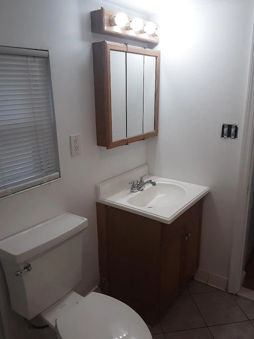 2 bed, 850 sqft, $2,300 — Photo 3
