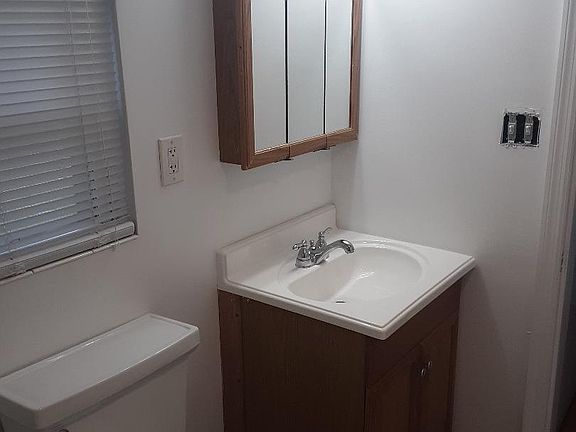3rd image of 174 Pinehurst Rd