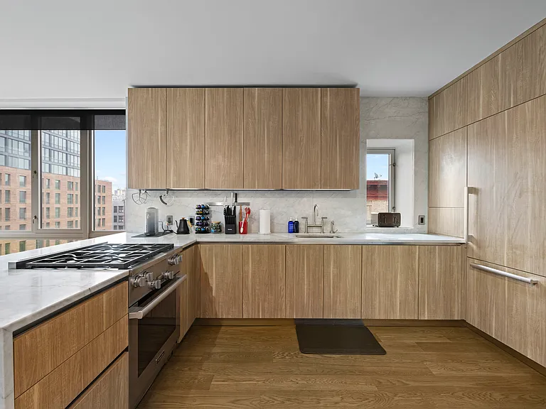 265 E Houston St #7 — Photo 8