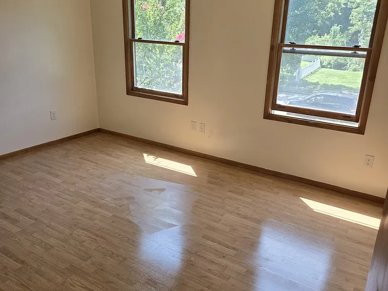 195 Edgemere Ct — Photo 10