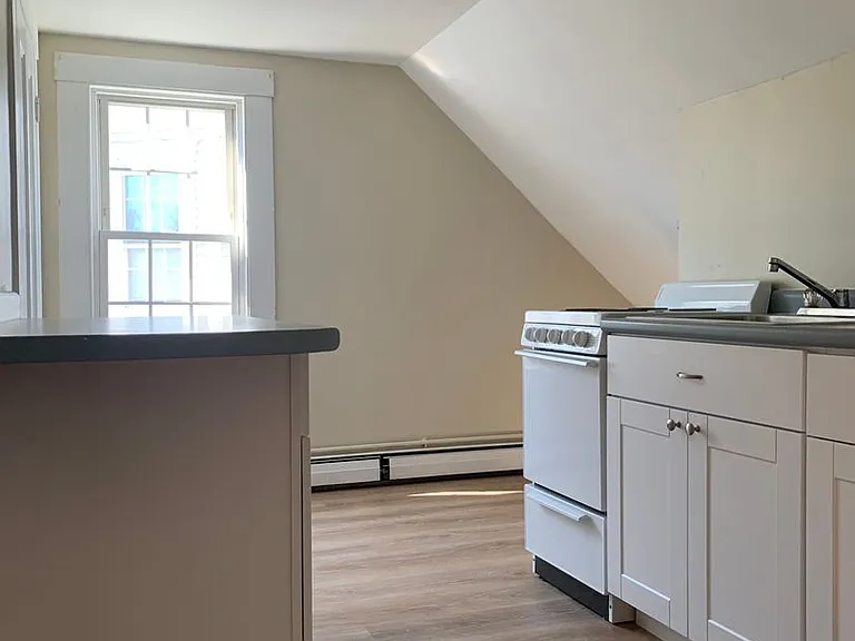11-13 Kirkland St — Photo 7