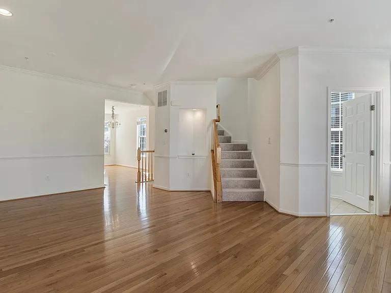 4801 Portsmouth Rd — Photo 12