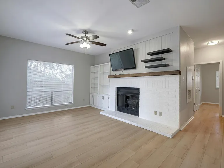 908 Poplar St #103 — Photo 6