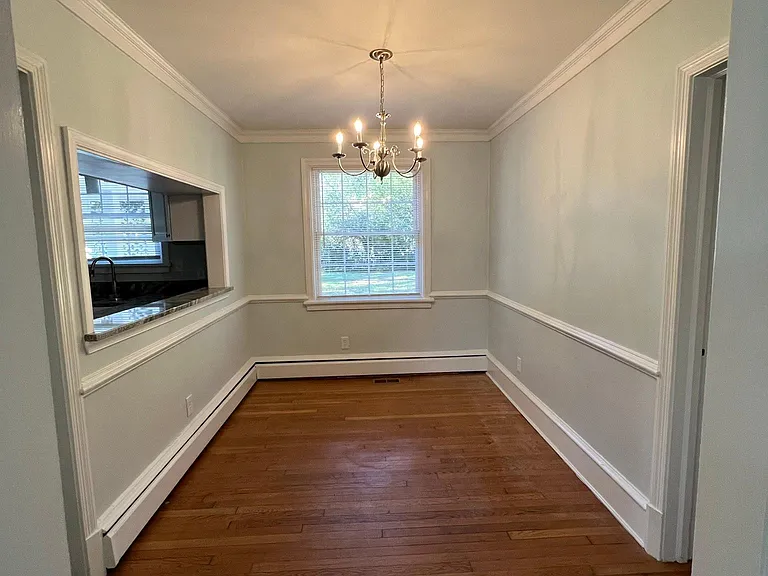 1000 Pepper Ave — Photo 5