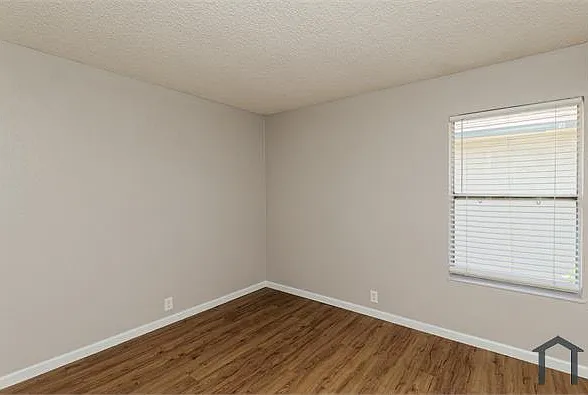 195 E Pacific Ave #2 — Photo 13
