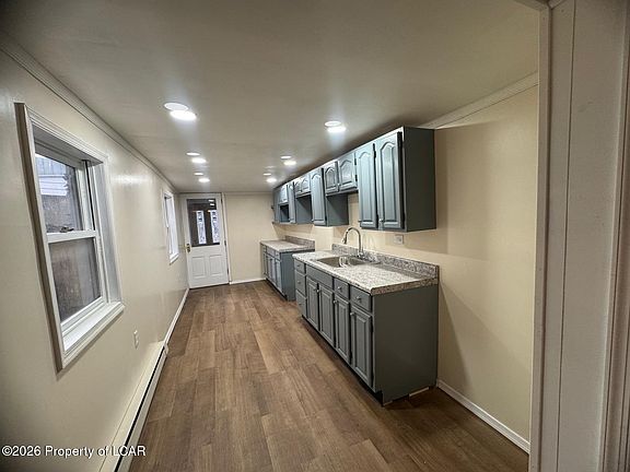 4th image of 135 W Pine St