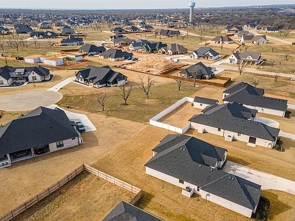 3rd image of 110 Hazlewood Rd