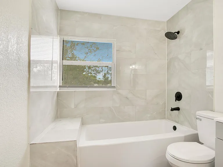 113 Kendra Ave — Photo 8