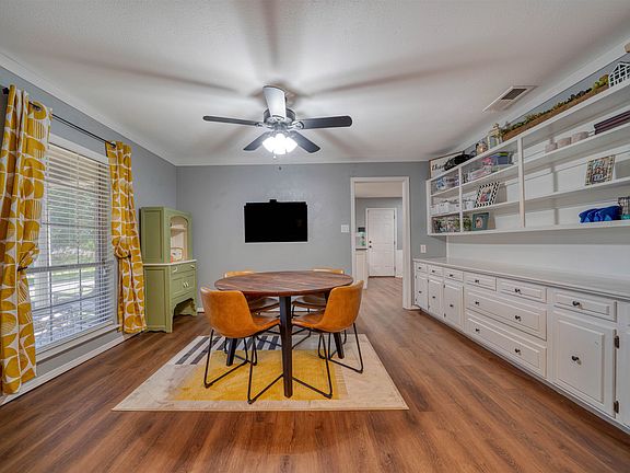3rd image of 176 Golf Rd