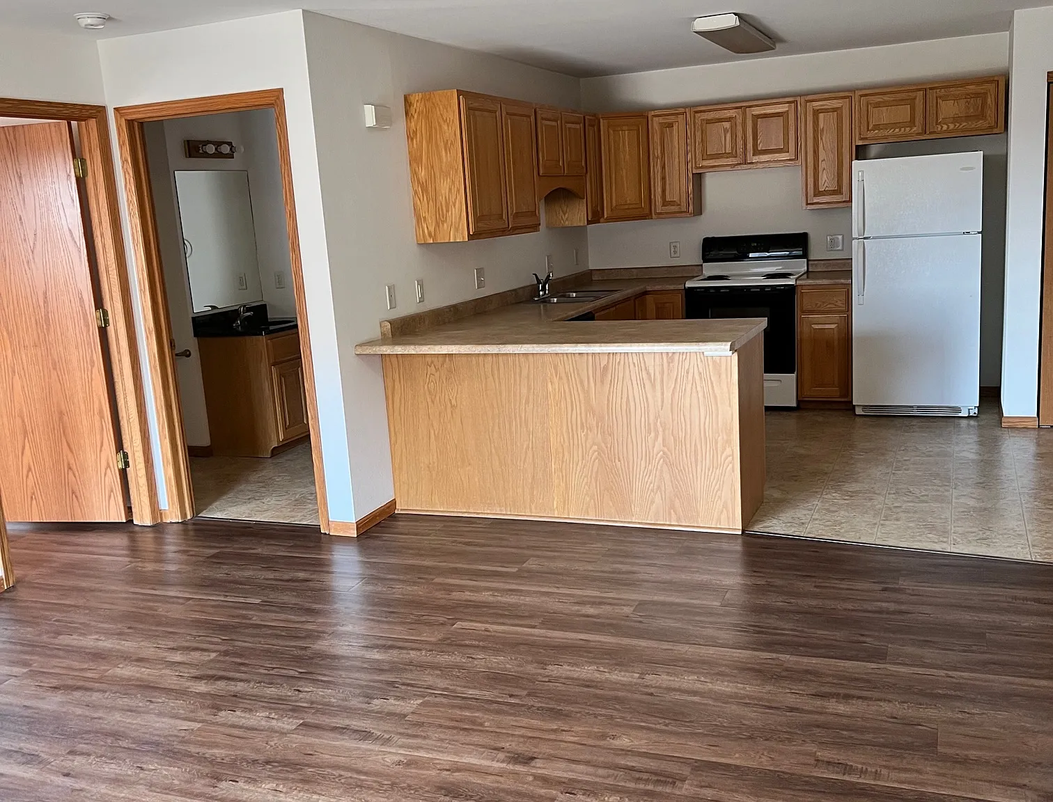 Stonefield Place - 404 — Photo 3