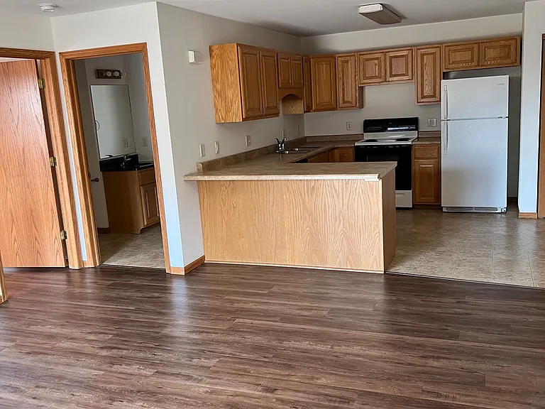 1560 W Pine St #613 — Photo 4