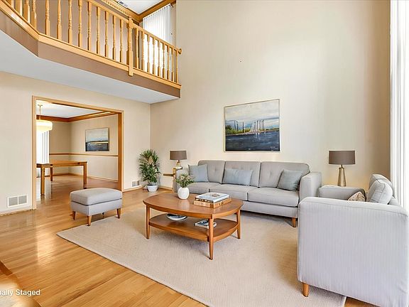 3rd image of 193 Rosedale Ct
