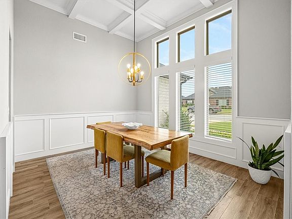 2nd image of 1840 Sunrise Cir