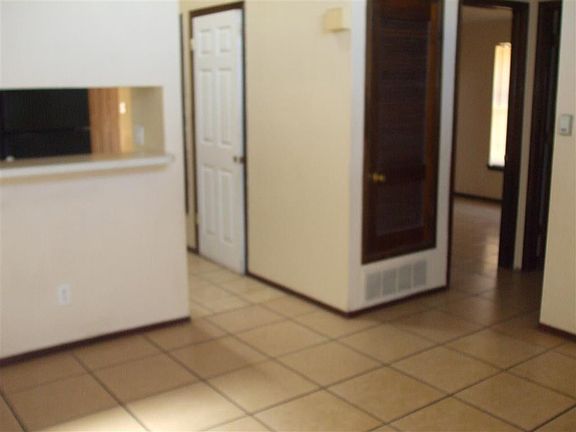 4th image of 6025 Bridalveil Dr