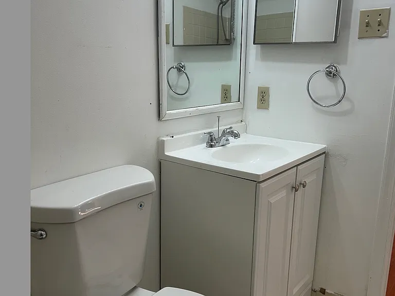 2nd fl bath room