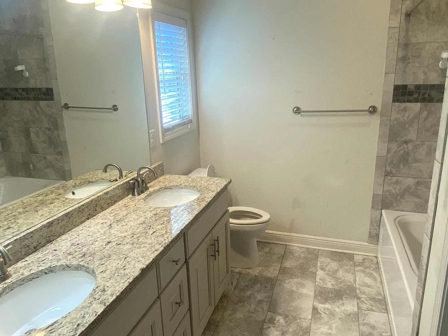 3 bed, 1409 sqft, $1,750 — Photo 3