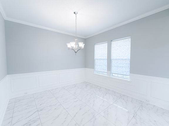 2nd image of 496 Oxford Estates Way