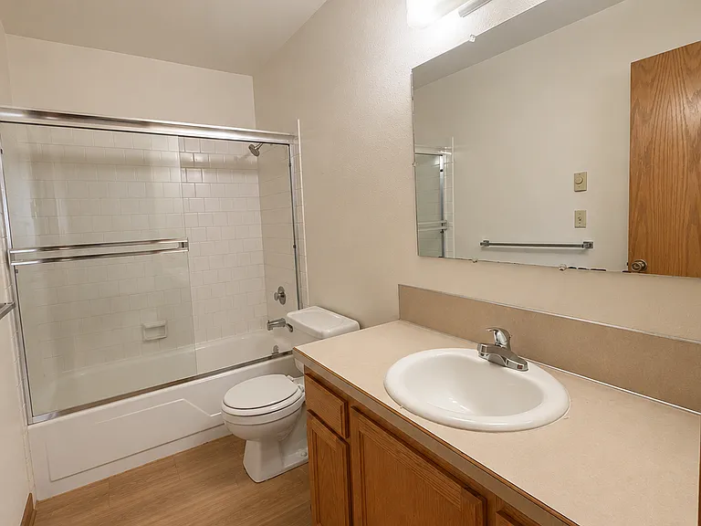 Tabor West Apartments — Photo 11