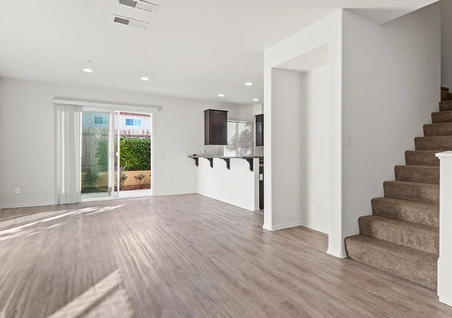 2BR Townhouse in Imperial Beach with Washer/Dryer and Garage! — Photo 2