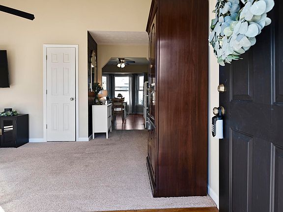 3rd image of 101 Wells Ct