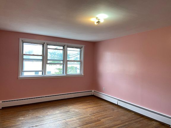 3rd image of 1498 Saint Lawrence Ave Floor 2