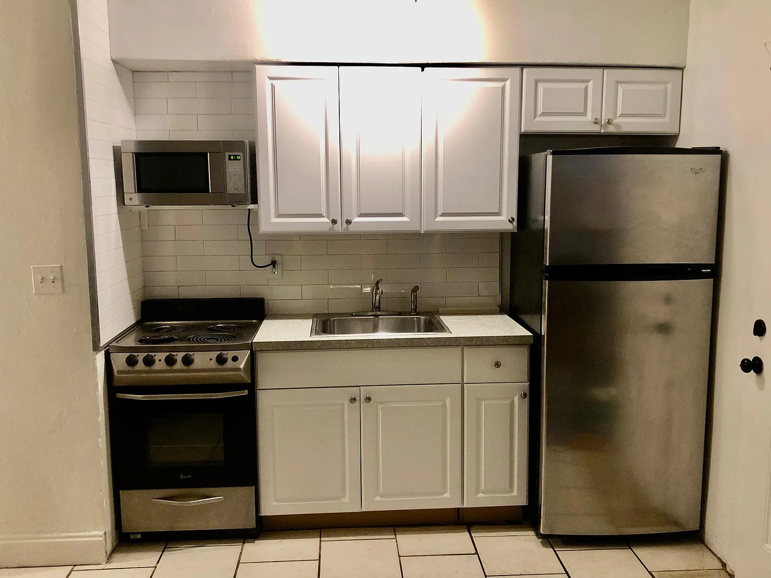 2 bed, 650 sqft, $1,700 — Photo 1