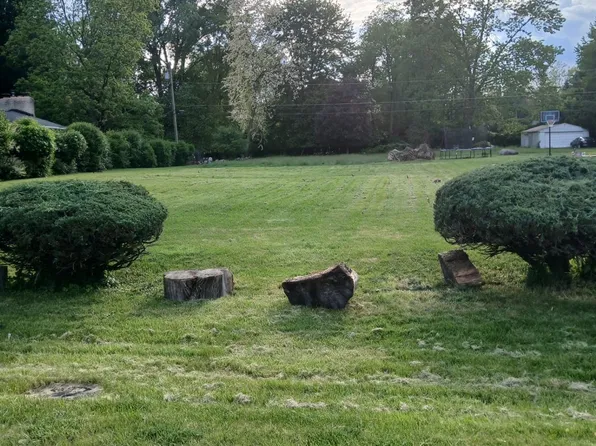 20133 Osmus St, Livonia, MI 48152