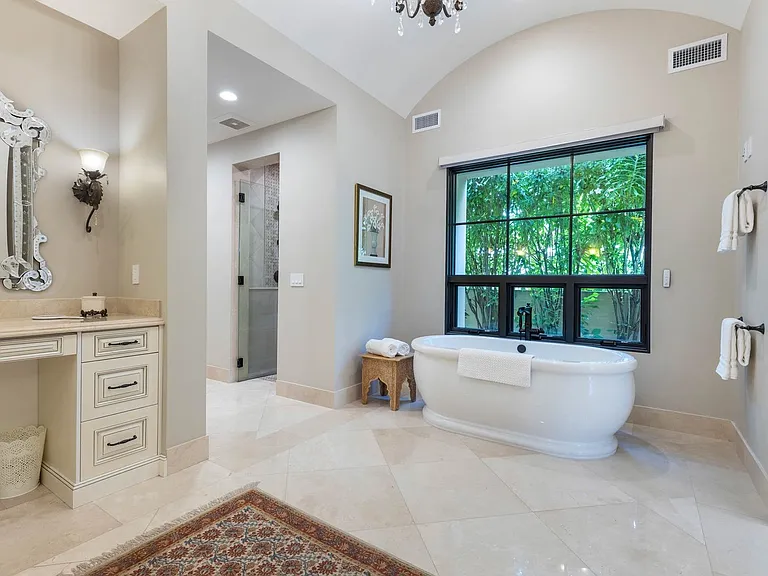 4520 Kahala Ave — Photo 27