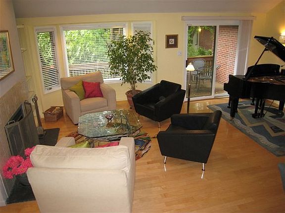 5th image of 4465 W Pine Blvd APT 16