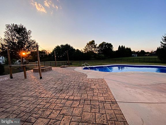 4th image of 936 Wetherburn Dr
