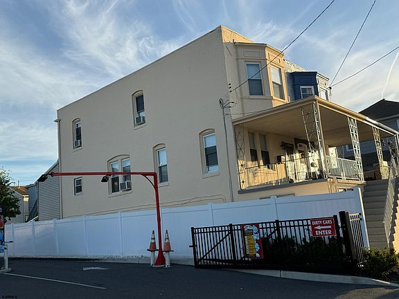 4th image of 3712 Winchester Ave