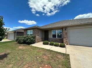 9628 Eli Dr, Moore, OK 73160