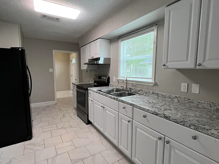 3625 Meadowlark Dr — Photo 6