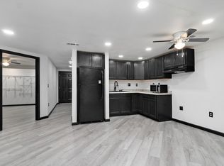 321 S Madison Ave, Aurora, MO 65605