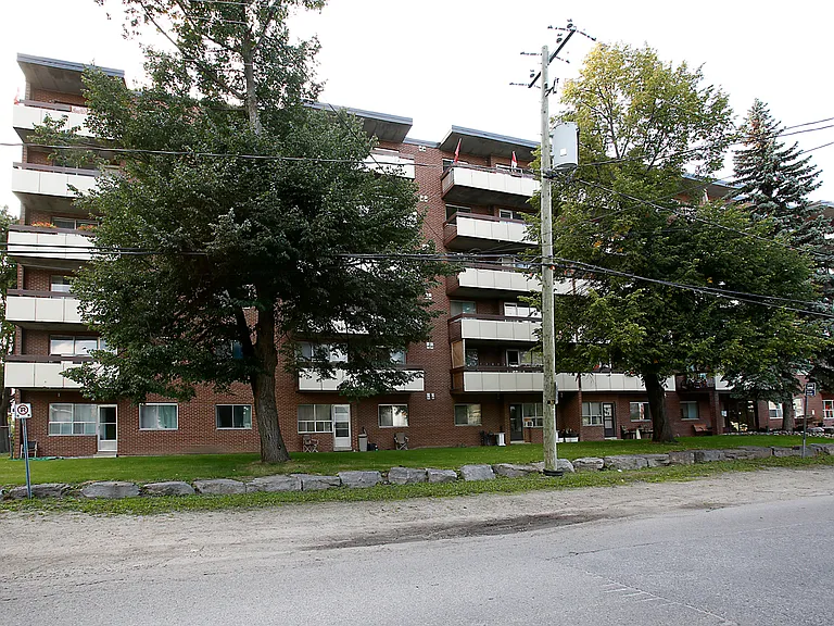 120 Elm St — Photo 8