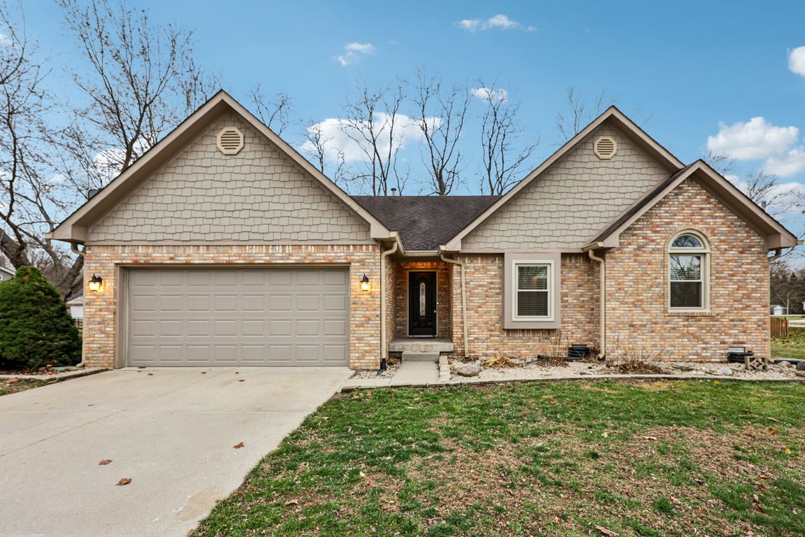 Crystal Springs Dr-S2711-001.jpg