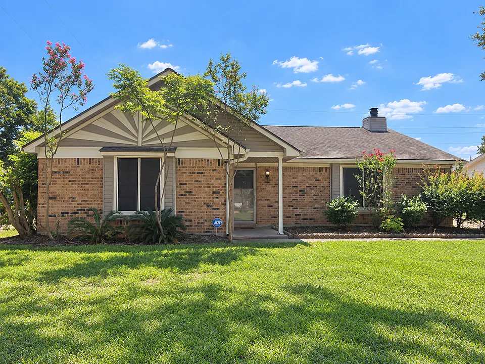 10227 Windriver Dr