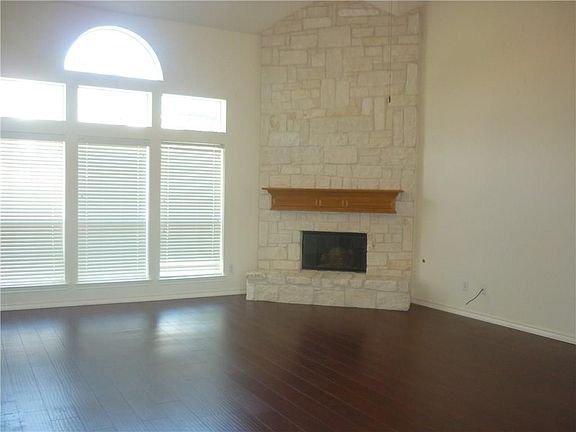 4th image of 15106 Palo Pinto Dr