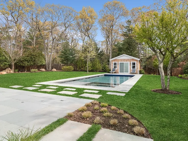 147 Pembroke Dr — Photo 22