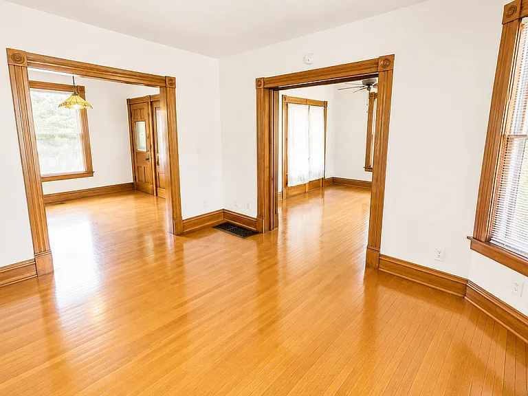 821 W Liberty St #1 — Photo 4