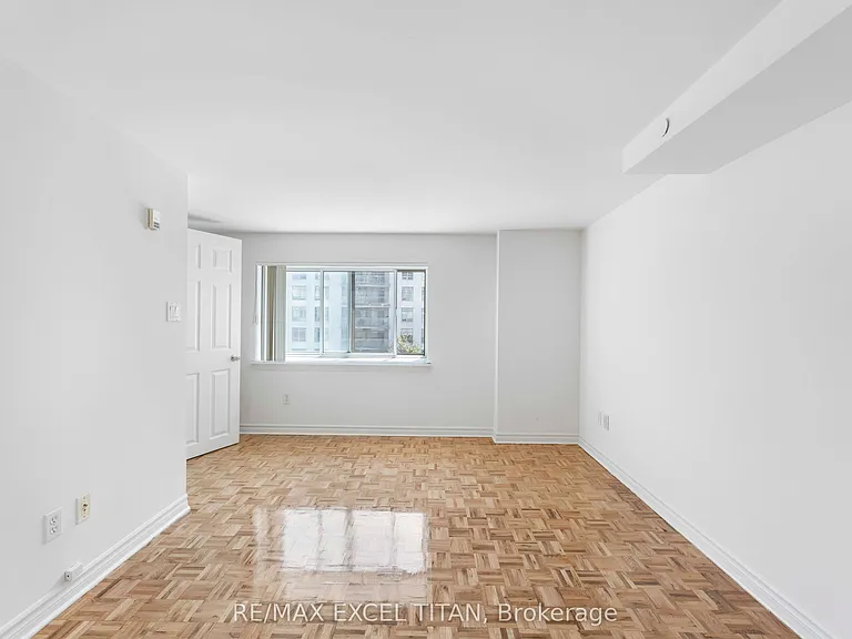 1407 Dupont St #509 — Photo 2