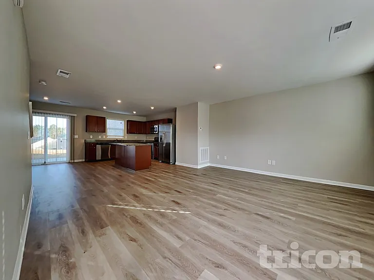 757 Sequoia Dr — Photo 3