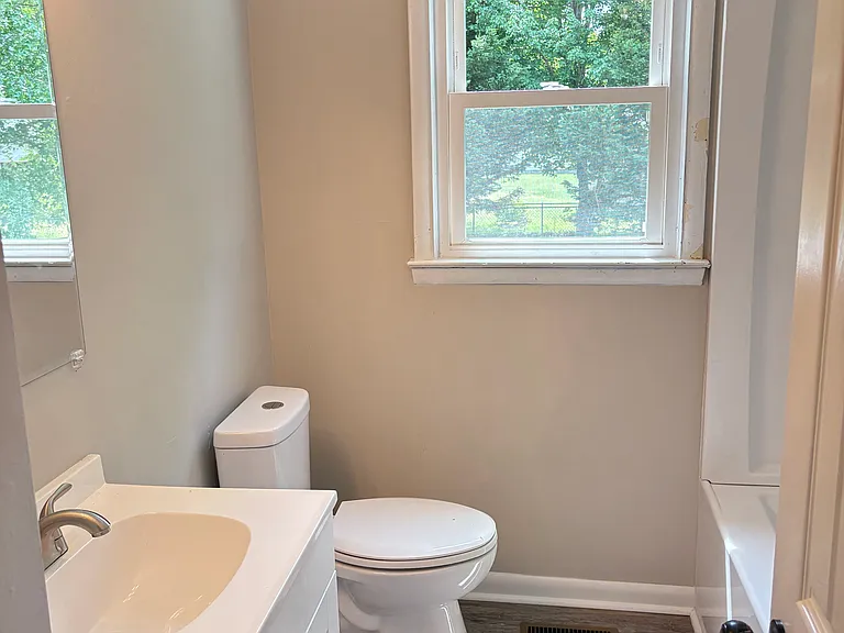 3409 W Weaver Rd — Photo 7