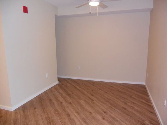 Dining alcove off of living room