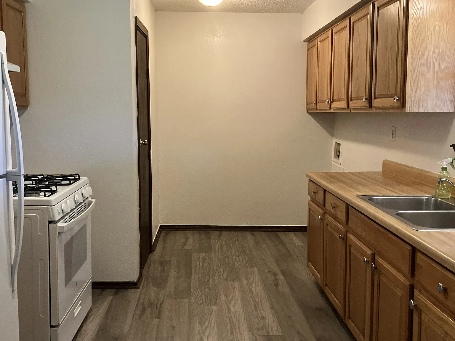 3 bed, 1610 sqft, $1,300 — Photo 1