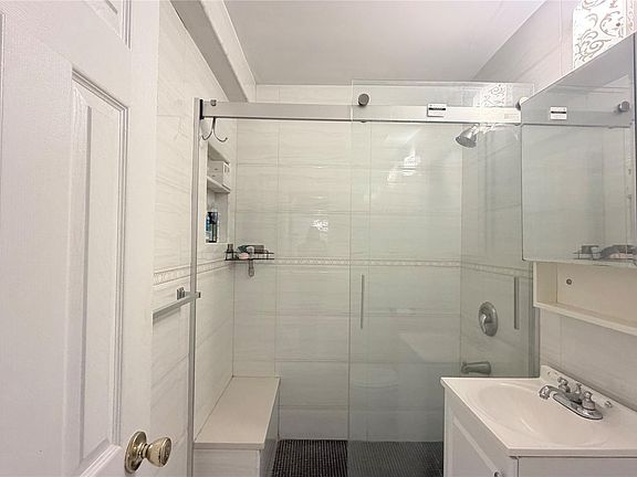 4th image of 13870 Elder Avenue #4S